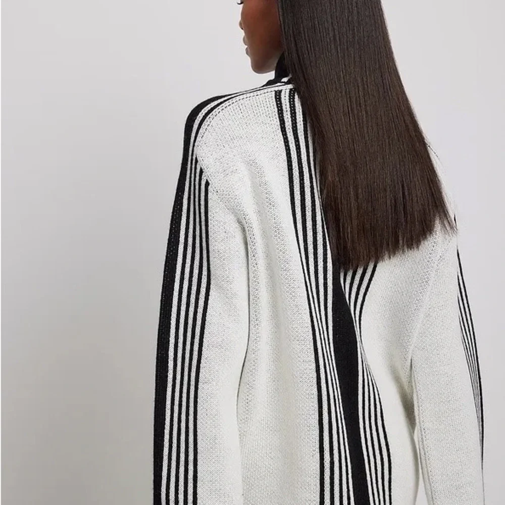 NA-KD x Klara Montes Wool Blend Soft Polo Sweater NWT Small - Picture 2 of 6